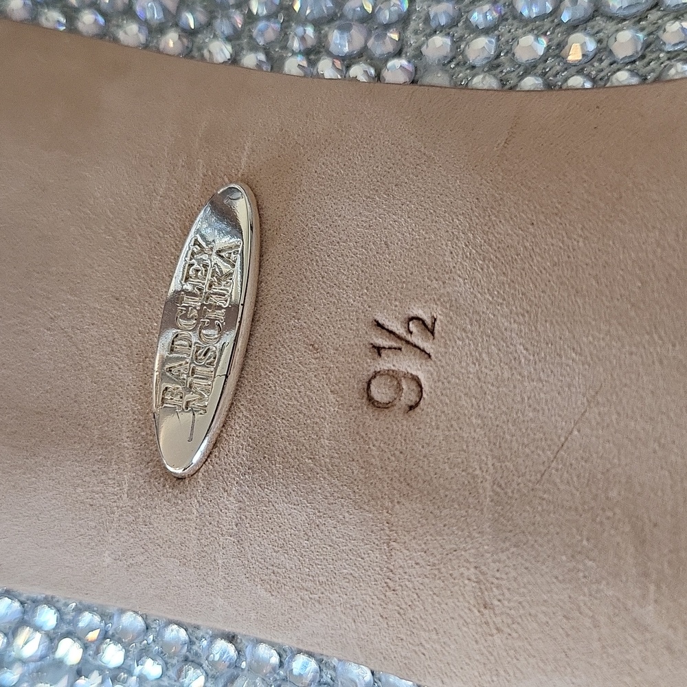 Badgley Mischka Cher II Silver Rhinestone Pump - 9.5 - Picture 13 of 14
